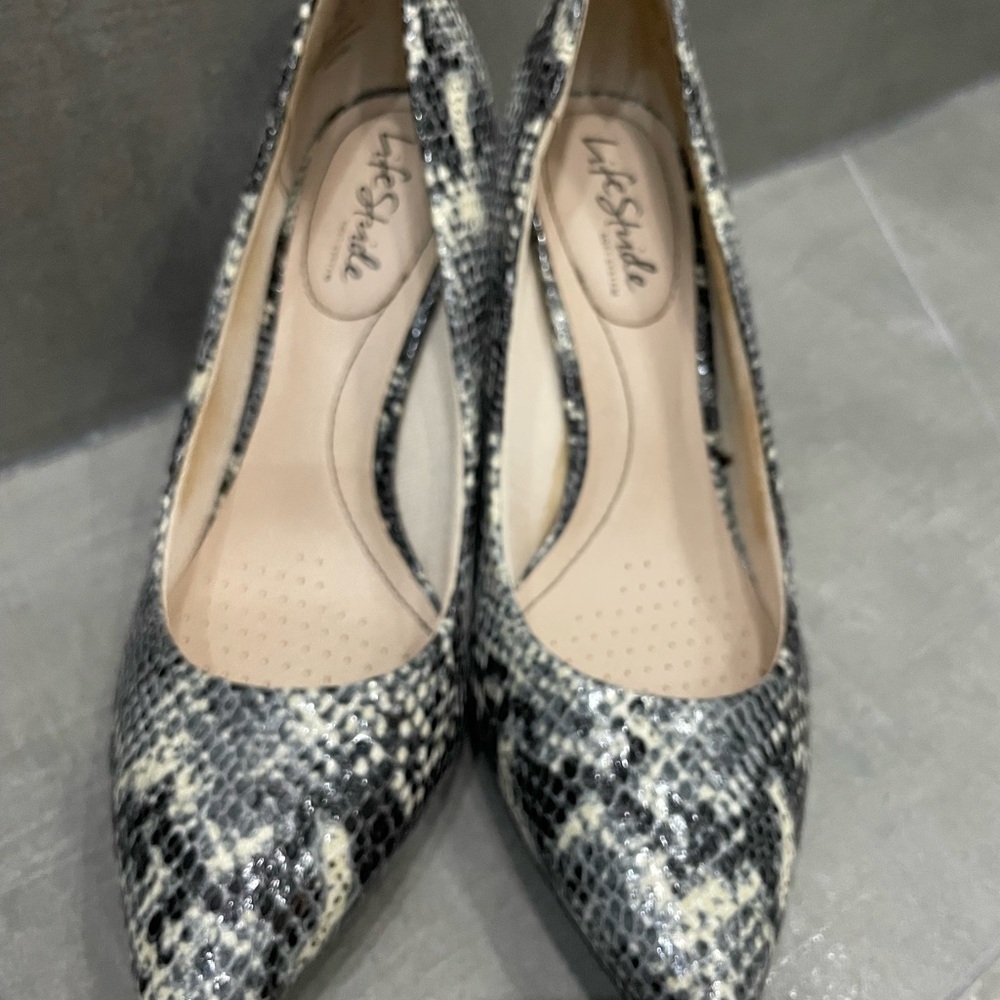 Life Stride Black and Cream Snakeskin Heels